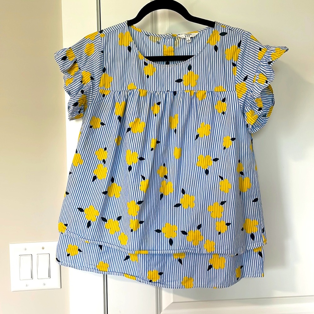 Crown & Ivy Yellow and Blue Ruffled Short Sleeve Blouse